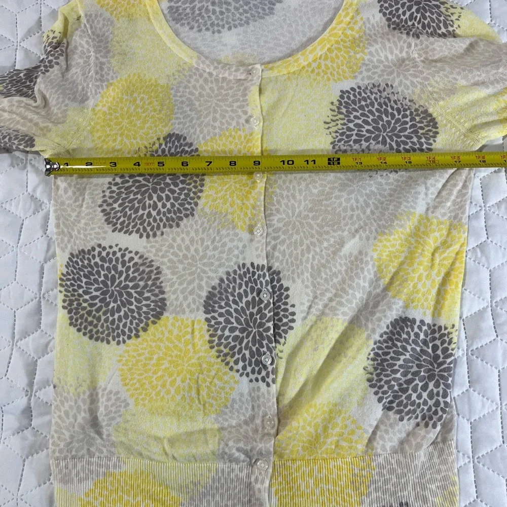 Old Navy Yellow Gray Floral Button Cardigan Lightweight Sweater Size Medium